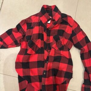 Abercrombie & Fitch Red and Black Checkered Shirt Size M